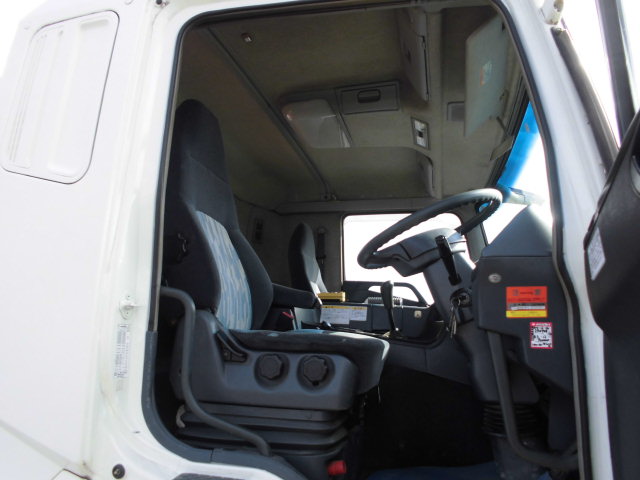 大型アームロール 新明和 2デフ 箱付き 脱着コンテナ専用車|中古トラックの販売・買取・査定のアイナビ