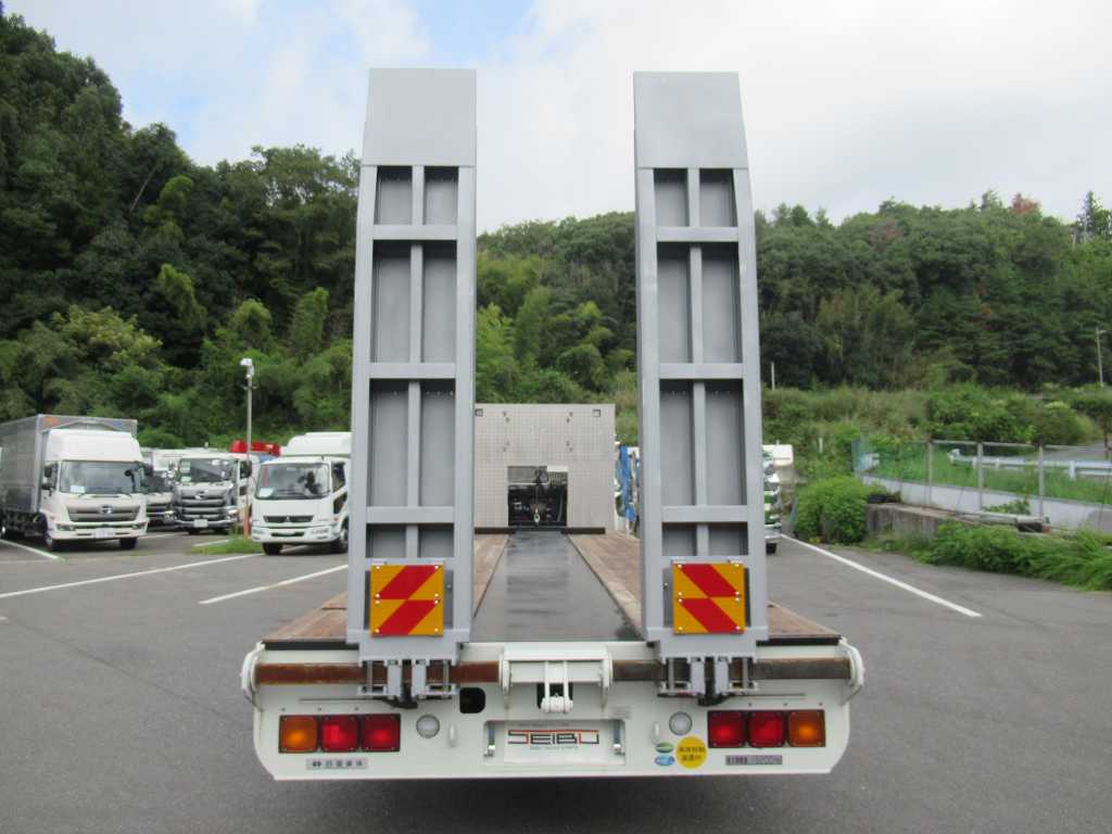 四国車体 積載量13200㎏ ウィンチ 自動あゆみ AT車|中古トラックの販売・買取・査定のアイナビ