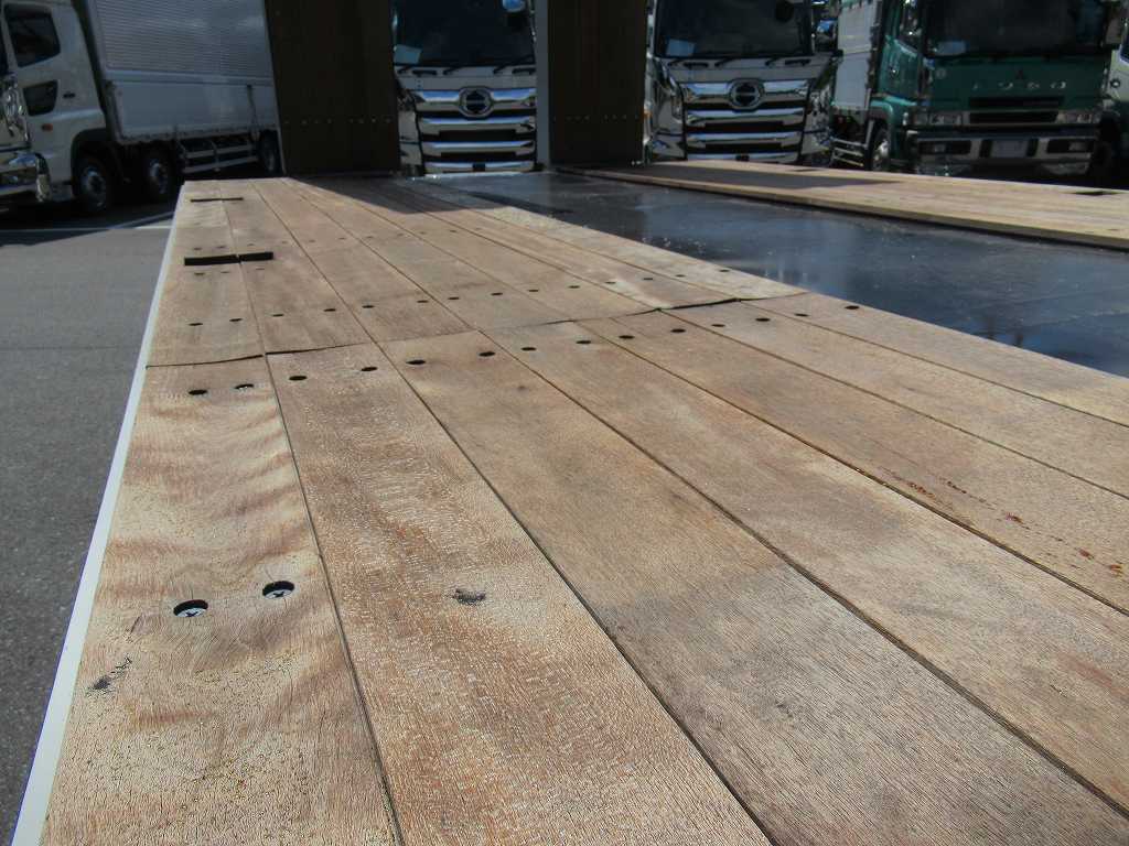 四国車体 積載量13200㎏ ウィンチ 自動あゆみ AT車|中古トラックの販売・買取・査定のアイナビ