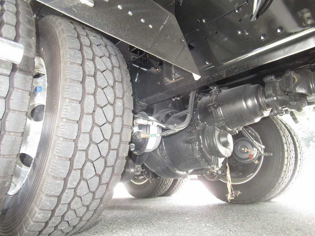 四国車体 積載量13200㎏ ウィンチ 自動あゆみ AT車|中古トラックの販売・買取・査定のアイナビ