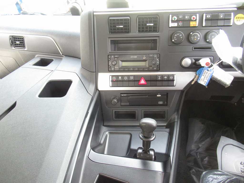 四国車体 積載量13200㎏ ウィンチ 自動あゆみ AT車|中古トラックの販売・買取・査定のアイナビ