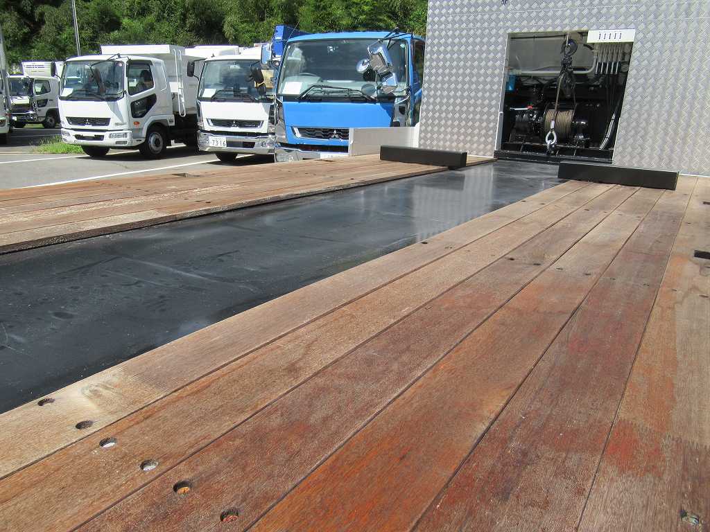 四国車体 積載量13200㎏ ウィンチ 自動あゆみ AT車|中古トラックの販売・買取・査定のアイナビ