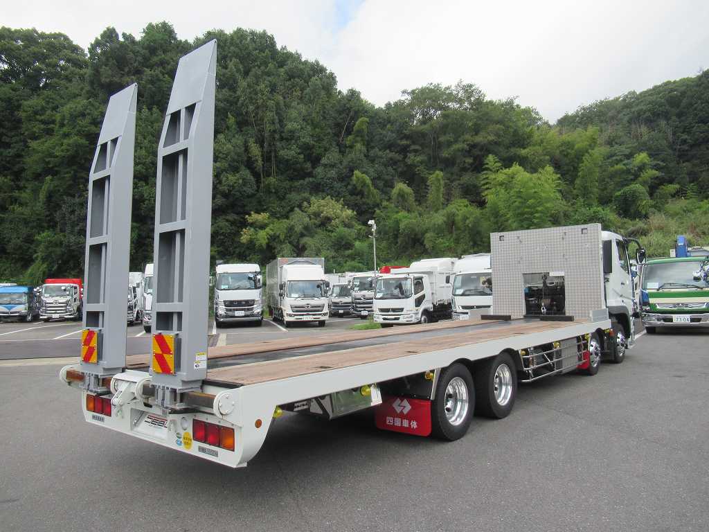 四国車体 積載量13200㎏ ウィンチ 自動あゆみ AT車|中古トラックの販売・買取・査定のアイナビ