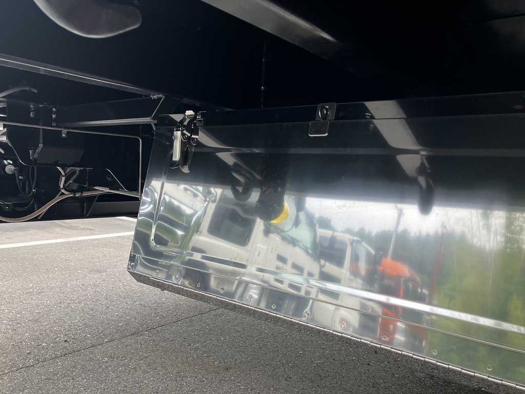 四国車体 積載量13200㎏ ウィンチ 自動あゆみ AT車|中古トラックの販売・買取・査定のアイナビ