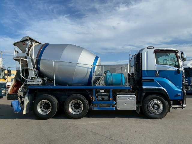 車検付6×43軸2デフリーフサスペンションKYB9速MT|中古トラックの販売・買取・査定のアイナビ