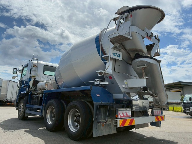 車検付6×43軸2デフリーフサスペンションKYB9速MT|中古トラックの販売・買取・査定のアイナビ