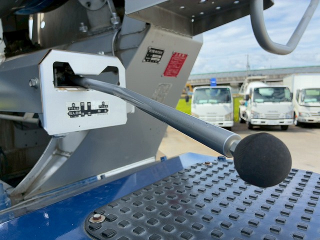 車検付6×43軸2デフリーフサスペンションKYB9速MT|中古トラックの販売・買取・査定のアイナビ