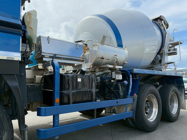 車検付6×43軸2デフリーフサスペンションKYB9速MT|中古トラックの販売・買取・査定のアイナビ