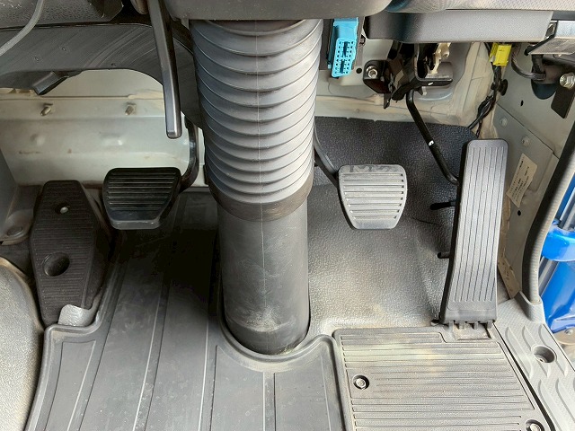 車検付6×43軸2デフリーフサスペンションKYB9速MT|中古トラックの販売・買取・査定のアイナビ