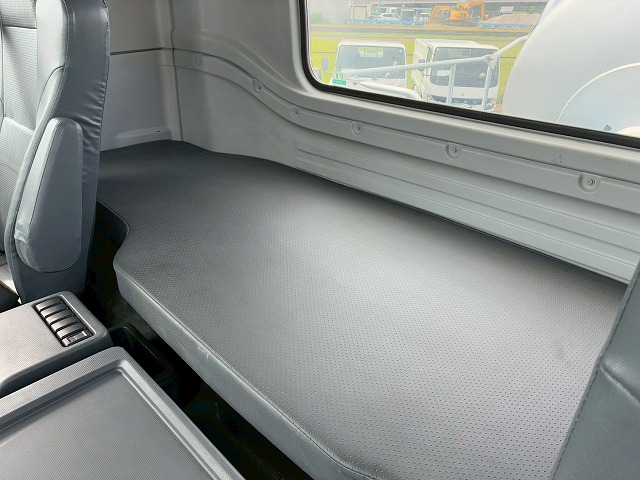 車検付6×43軸2デフリーフサスペンションKYB9速MT|中古トラックの販売・買取・査定のアイナビ