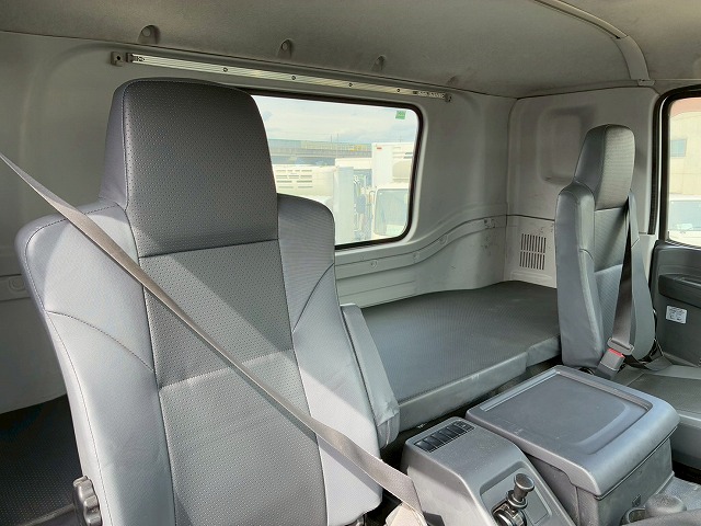 車検付6×43軸2デフリーフサスペンションKYB9速MT|中古トラックの販売・買取・査定のアイナビ