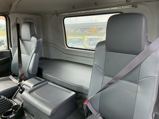 車検付6×43軸2デフリーフサスペンションKYB9速MT|中古トラックの販売・買取・査定のアイナビ