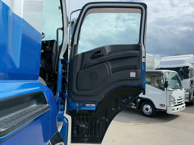 車検付6×43軸2デフリーフサスペンションKYB9速MT|中古トラックの販売・買取・査定のアイナビ