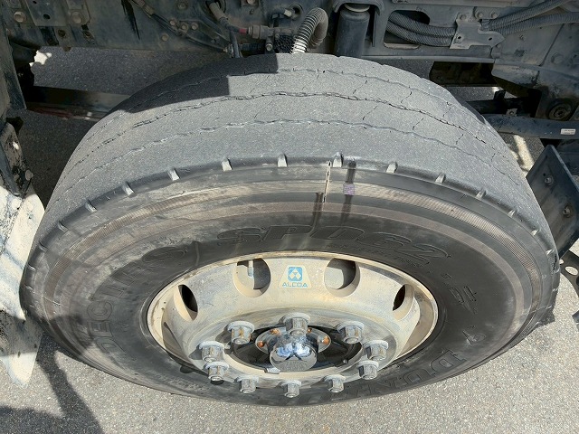 車検付6×43軸2デフリーフサスペンションKYB9速MT|中古トラックの販売・買取・査定のアイナビ