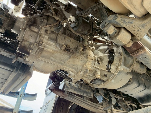 車検付6×43軸2デフリーフサスペンションKYB9速MT|中古トラックの販売・買取・査定のアイナビ