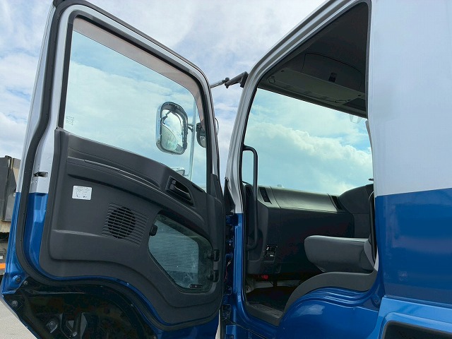 車検付6×43軸2デフリーフサスペンションKYB9速MT|中古トラックの販売・買取・査定のアイナビ