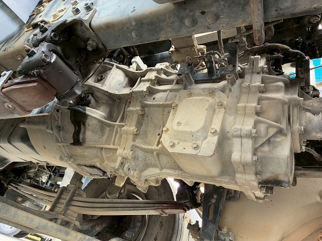 車検付6×43軸2デフリーフサスペンションKYB9速MT|中古トラックの販売・買取・査定のアイナビ