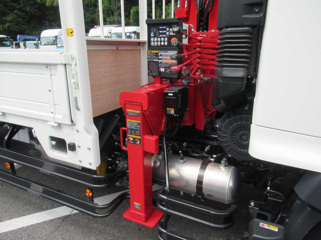 増トン 7.8t ワイド幅キャブ ユニック 4段 240PS 6速|中古トラックの販売・買取・査定のアイナビ