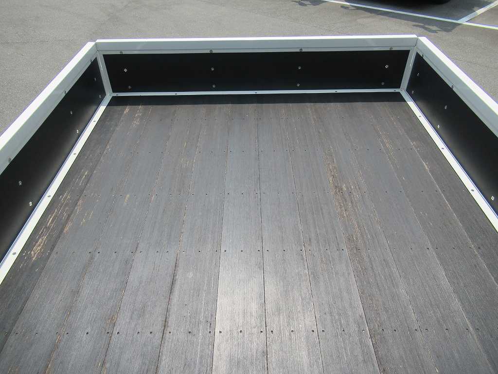 増トン 7.8t ワイド幅キャブ ユニック 4段 240PS 6速|中古トラックの販売・買取・査定のアイナビ