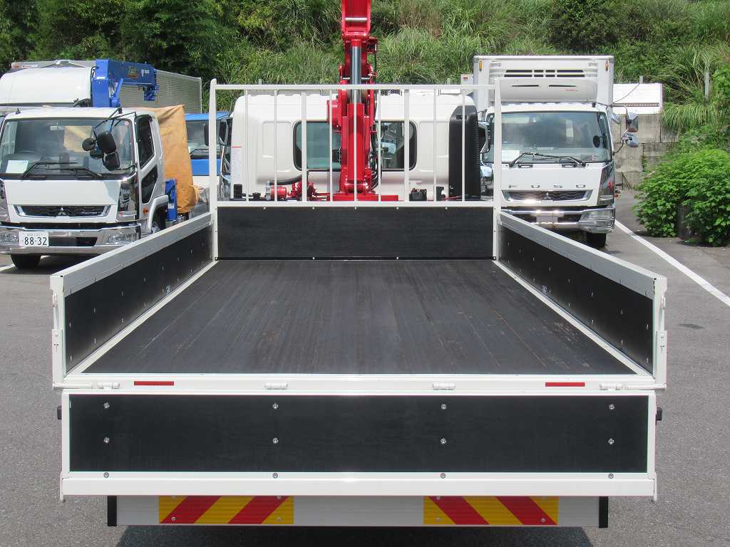 増トン 7.8t ワイド幅キャブ ユニック 4段 240PS 6速|中古トラックの販売・買取・査定のアイナビ