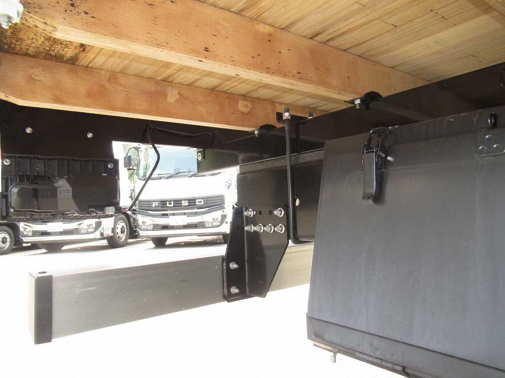 増トン 7.8t ワイド幅キャブ ユニック 4段 240PS 6速|中古トラックの販売・買取・査定のアイナビ