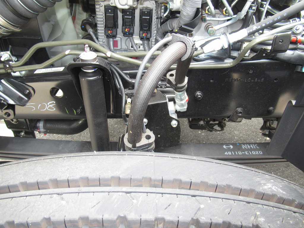 増トン 7.8t ワイド幅キャブ ユニック 4段 240PS 6速|中古トラックの販売・買取・査定のアイナビ