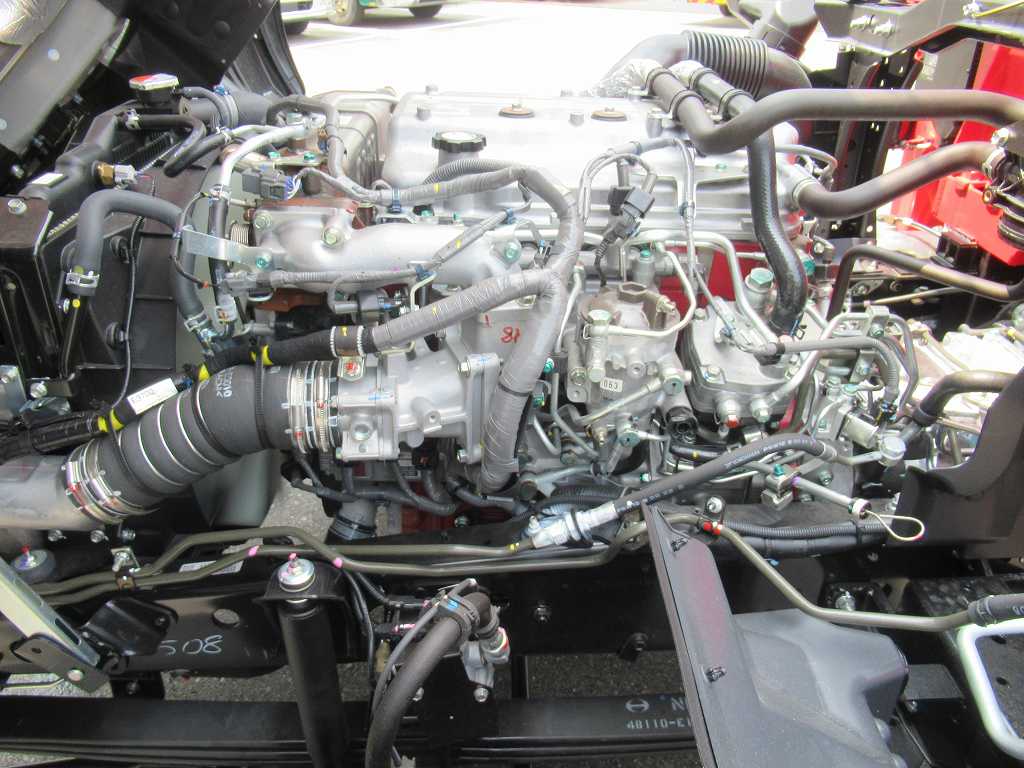 増トン 7.8t ワイド幅キャブ ユニック 4段 240PS 6速|中古トラックの販売・買取・査定のアイナビ