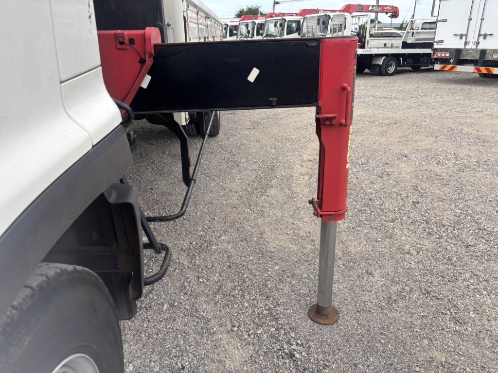 吊t数2.9t吊4段ブーム古河ユニックラジコン床アピトン|中古トラックの販売・買取・査定のアイナビ