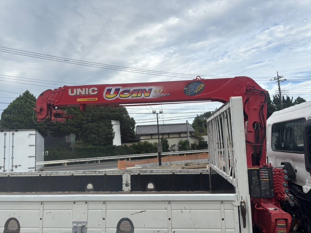 吊t数2.9t吊4段ブーム古河ユニックラジコン床アピトン|中古トラックの販売・買取・査定のアイナビ