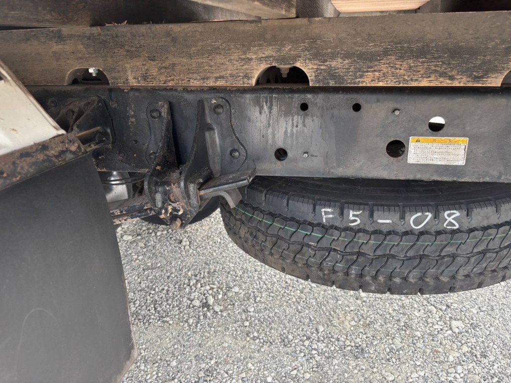 吊t数2.9t吊4段ブーム古河ユニックラジコン床アピトン|中古トラックの販売・買取・査定のアイナビ