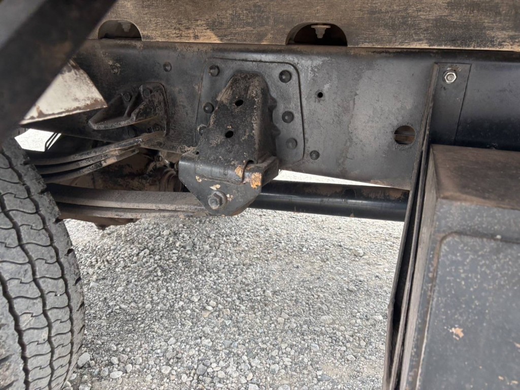 吊t数2.9t吊4段ブーム古河ユニックラジコン床アピトン|中古トラックの販売・買取・査定のアイナビ