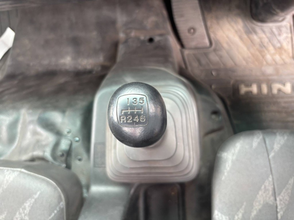 吊t数2.9t吊4段ブーム古河ユニックラジコン床アピトン|中古トラックの販売・買取・査定のアイナビ