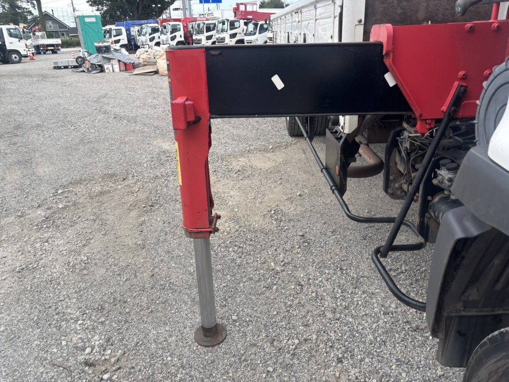 吊t数2.9t吊4段ブーム古河ユニックラジコン床アピトン|中古トラックの販売・買取・査定のアイナビ