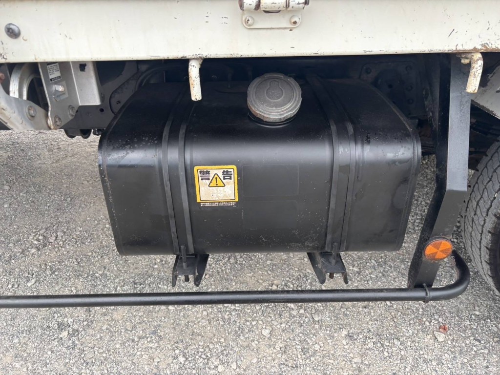 吊t数2.9t吊4段ブーム古河ユニックラジコン床アピトン|中古トラックの販売・買取・査定のアイナビ