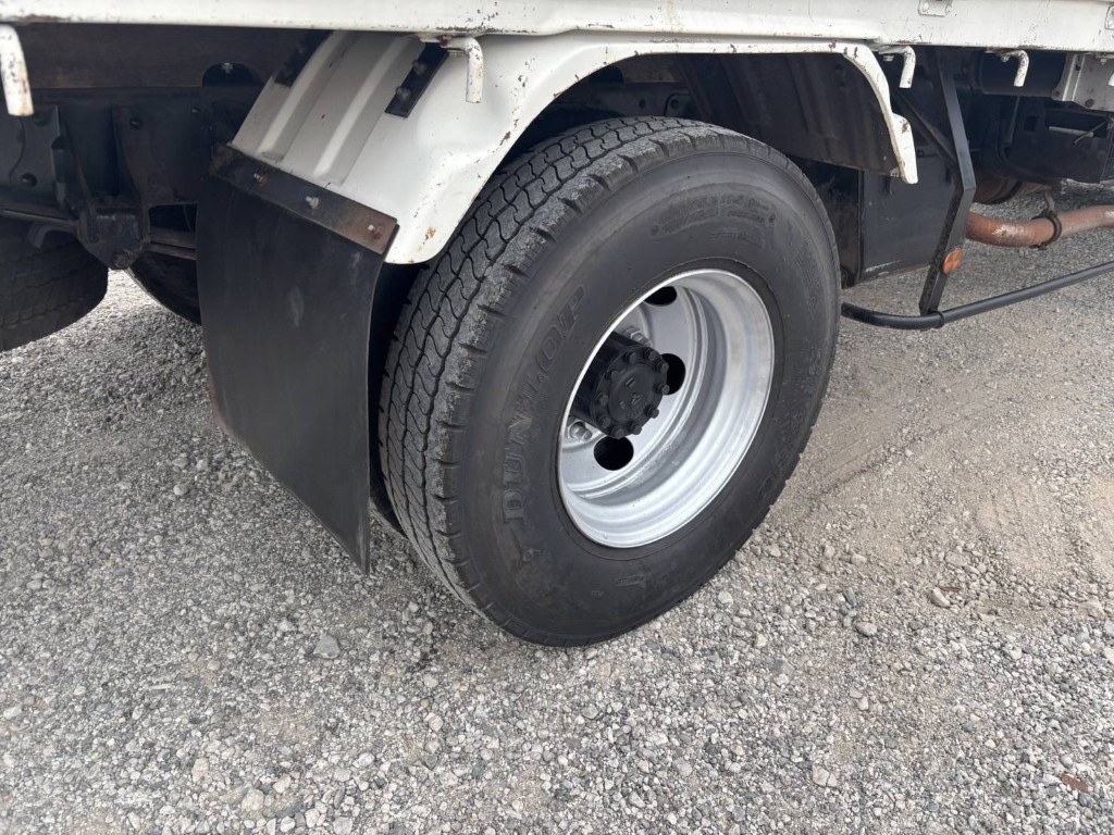 吊t数2.9t吊4段ブーム古河ユニックラジコン床アピトン|中古トラックの販売・買取・査定のアイナビ