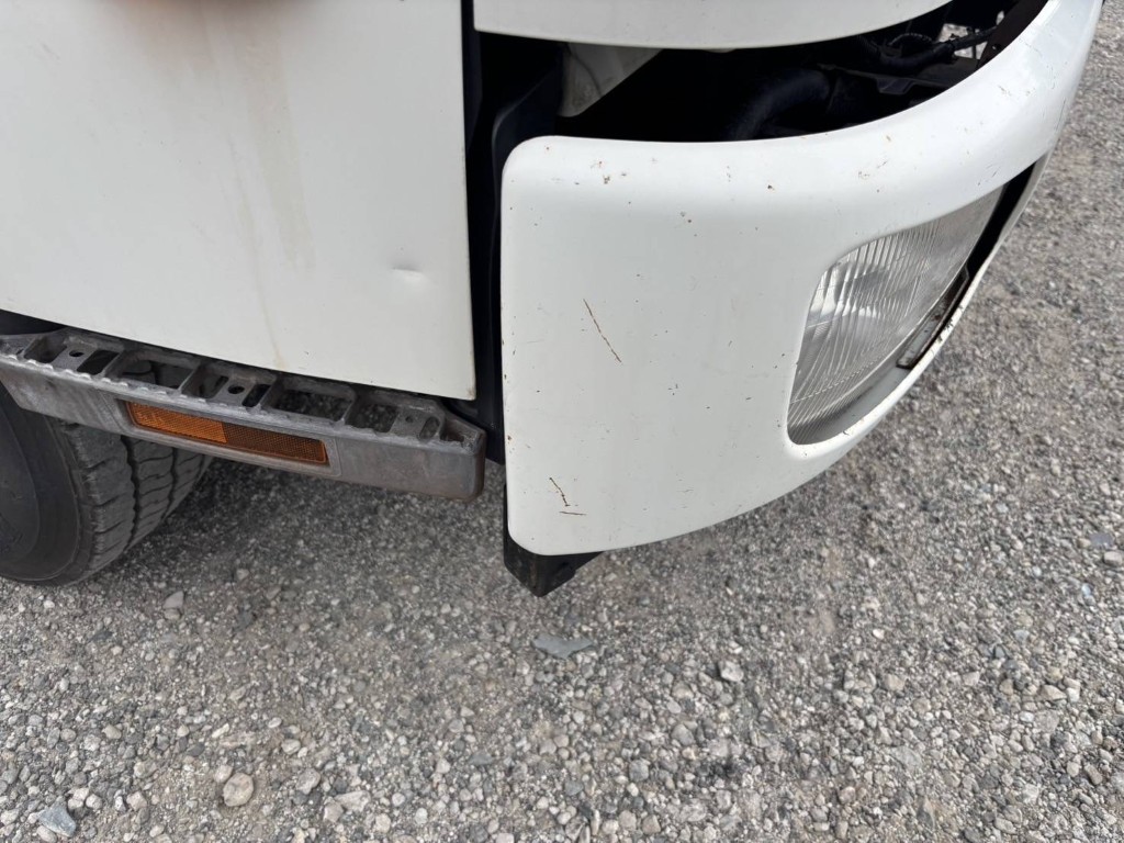 吊t数2.9t吊4段ブーム古河ユニックラジコン床アピトン|中古トラックの販売・買取・査定のアイナビ