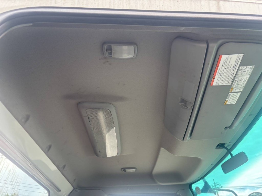 吊t数2.9t吊4段ブーム古河ユニックラジコン床アピトン|中古トラックの販売・買取・査定のアイナビ