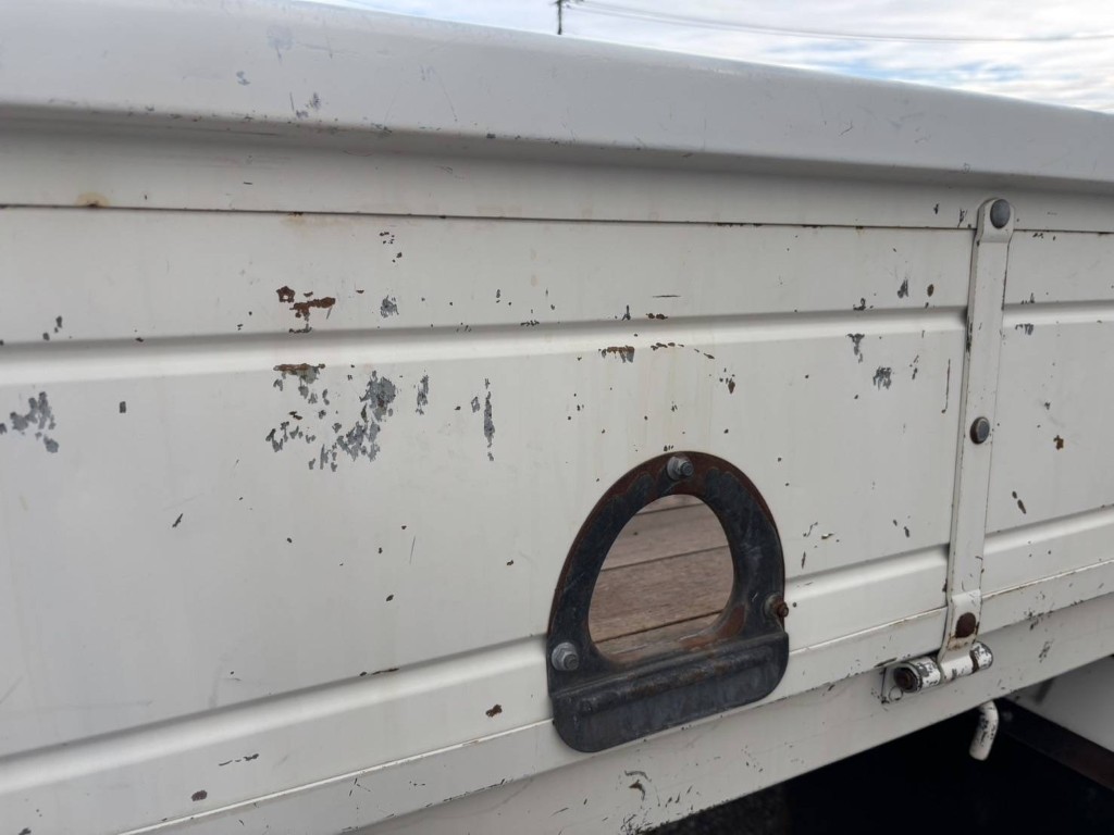 吊t数2.9t吊4段ブーム古河ユニックラジコン床アピトン|中古トラックの販売・買取・査定のアイナビ