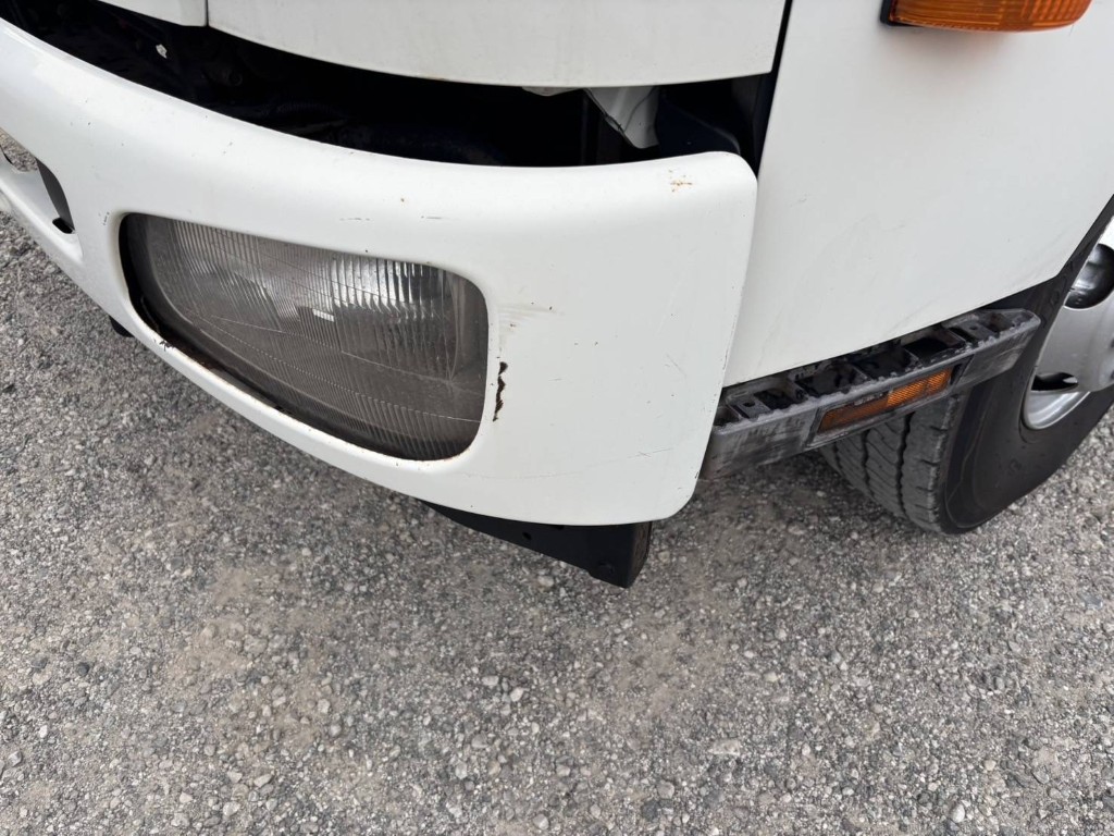 吊t数2.9t吊4段ブーム古河ユニックラジコン床アピトン|中古トラックの販売・買取・査定のアイナビ