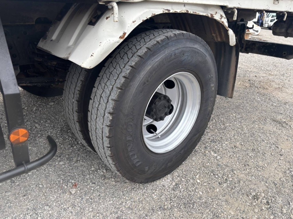 吊t数2.9t吊4段ブーム古河ユニックラジコン床アピトン|中古トラックの販売・買取・査定のアイナビ