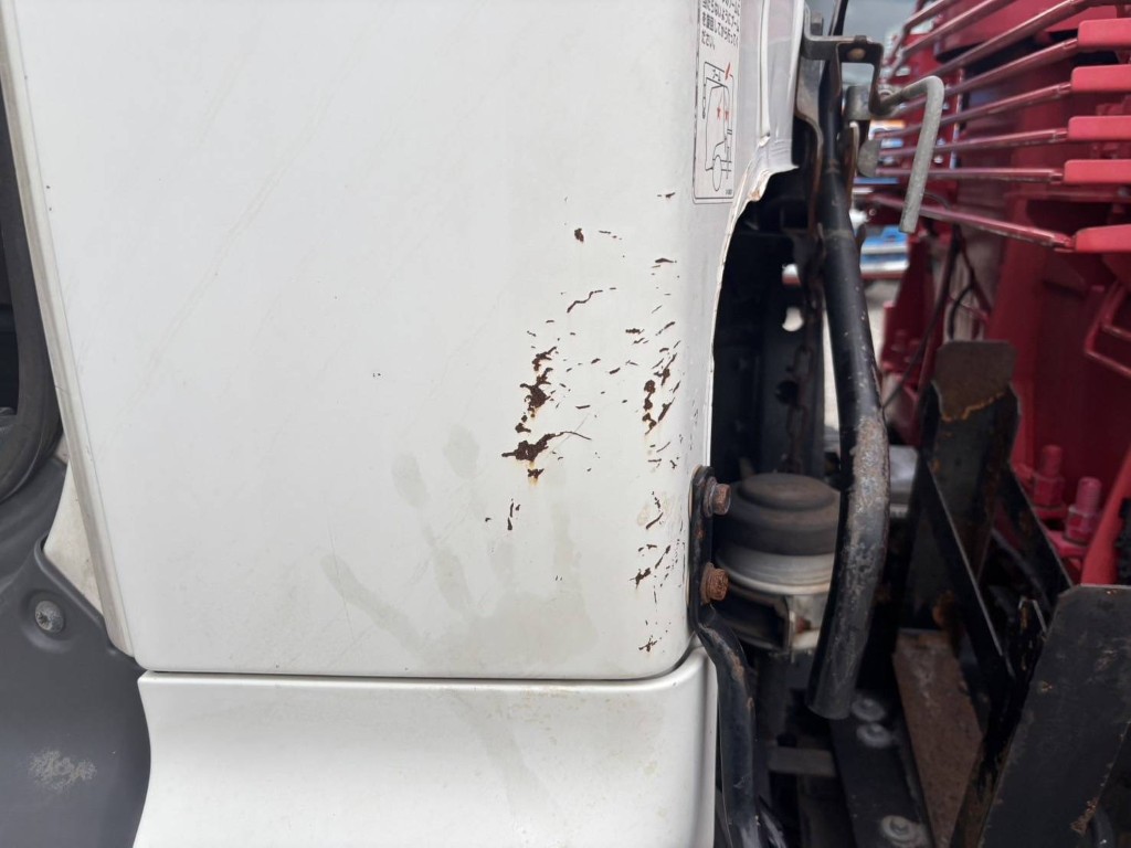 吊t数2.9t吊4段ブーム古河ユニックラジコン床アピトン|中古トラックの販売・買取・査定のアイナビ