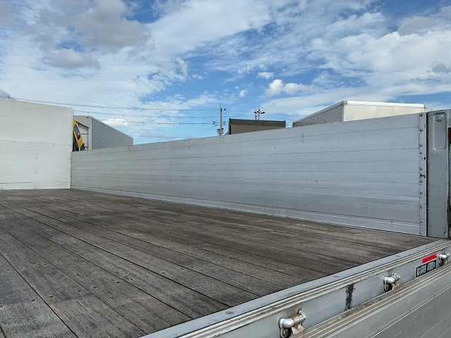 アルミブロックベッドレスパブコ6速MTマニュアル4t8t|中古トラックの販売・買取・査定のアイナビ