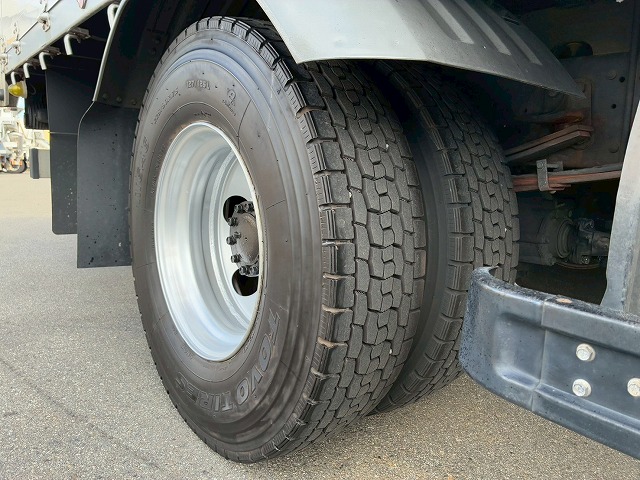 アルミブロックベッドレスパブコ6速MTマニュアル4t8t|中古トラックの販売・買取・査定のアイナビ