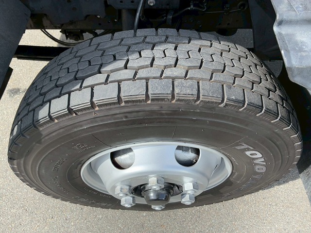 アルミブロックベッドレスパブコ6速MTマニュアル4t8t|中古トラックの販売・買取・査定のアイナビ