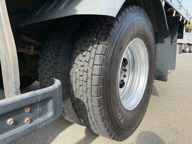 アルミブロックベッドレスパブコ6速MTマニュアル4t8t|中古トラックの販売・買取・査定のアイナビ