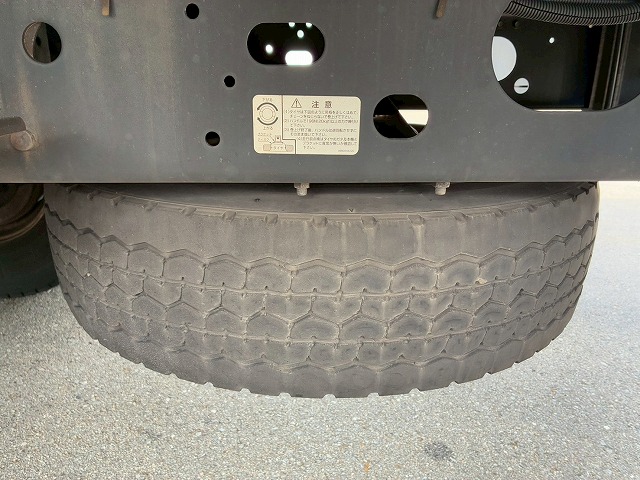 アルミブロックベッドレスパブコ6速MTマニュアル4t8t|中古トラックの販売・買取・査定のアイナビ