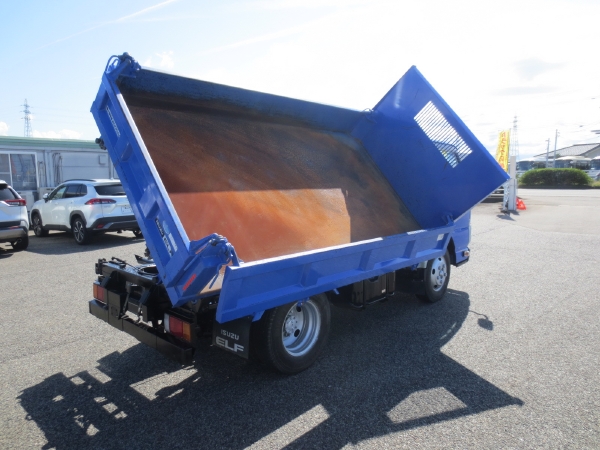 いすゞエルフ三転ダンプ|中古トラックの販売・買取・査定のアイナビ