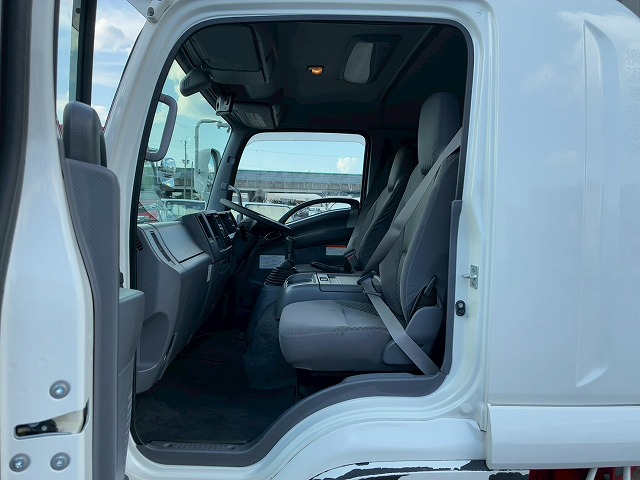 保証対象車フルキャブ日本フルハーフラッシング210馬力|中古トラックの販売・買取・査定のアイナビ