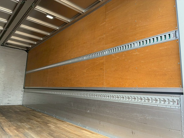 保証対象車フルキャブ日本フルハーフラッシング210馬力|中古トラックの販売・買取・査定のアイナビ