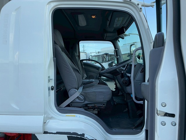 保証対象車フルキャブ日本フルハーフラッシング210馬力|中古トラックの販売・買取・査定のアイナビ